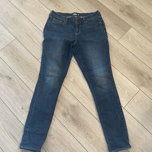 Old Navy Curvy Skinny jeans- size 8 long